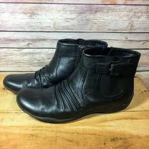 Clarks Black Leather Booties Ankle Boots Size 7.5